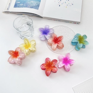 Romantic Plumeria Flower Hair Claw For Women Gradient Resin Flower Hair Clip Summer Beach Vacation Handmade Hair Accessories