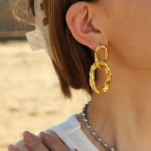 Vintage golden irregular double hoop chain earrings with textured lava finish for women