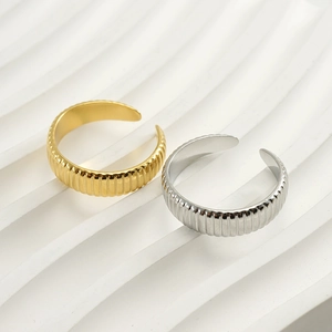 Adjustable 18K stainless steel open rings in gold and silver with vertical texture