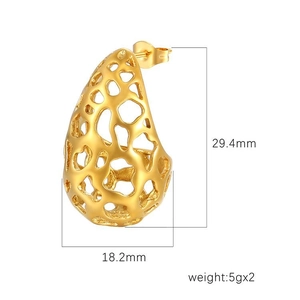 Boucles d'oreilles gouttes évidées en acier doré avec hauteur 29,4mm et poids 5g