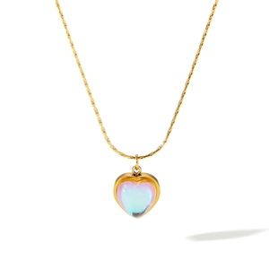 Collier en or 18 carats avec pendentif cœur et pierre de lune sur chaîne serpent fine