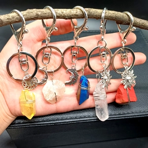 Bohemian Natural Crystal Raw Stone Keychain Sun Moon Star Charm Wire Wrapped Spiritual Energy Gemstone Key Ring Handbag Jewelry