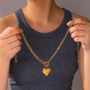 Hip hop 18k gold-plated stainless steel necklace with heart pendant on chunky chain