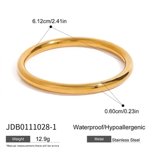 Classic 18k gold plated stainless steel bangle with dimensions showing 6.12cm diameter
