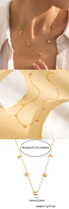 Détails du pendentif LUCKY sur une chaîne dorée en acier inoxydable avec ses dimensions