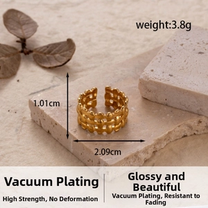 Detailed view of gold-plated leaf ring with three-layer texture and size annotations
