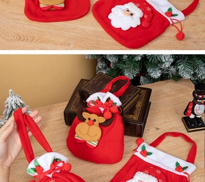 Détails des sacs cadeaux de Noël festifs avec broderies Père Noël et petit renne