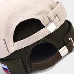 Cotton docker cap with Russian flag patch and adjustable silver metal buckle at the back