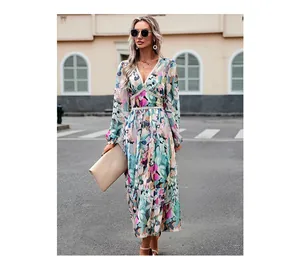 Detail of V-neck floral maxi dress featuring elegant beige lace waist and long sleeves