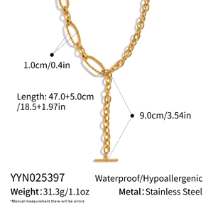 Detaillierte Größenangaben für die goldene geometrische Quasten-Halskette aus Edelstahl