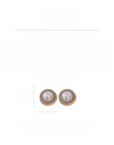 Detail view of vintage pearl earrings showing dimensions 2.8cm height and 20.2g weight