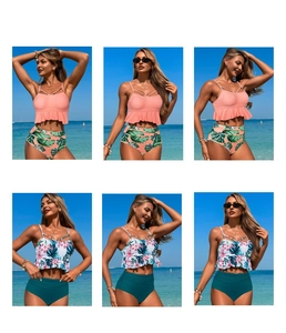 Detailansicht von High-Waist-Bikini-Sets mit Rüschentops und floralen Print-Mustern