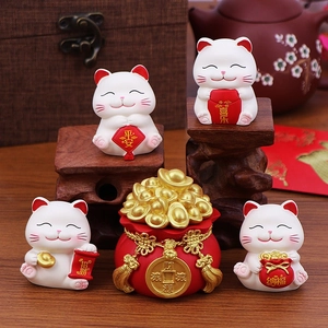 Lucky Cat Miniature Resin Ornaments Cute Maneki Neko Figurines For Desktop Car Dashboard Decor Traditional Fortune