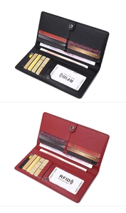 Détail de la protection RFID et des fentes pour cartes dans un portefeuille long mince