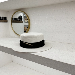 Sombrero de paja estilo Hepburn francés con ala ancha y elegante cinta negra