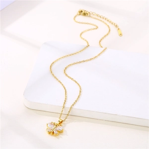 Elegante collana a farfalla in oro S925 con pendente in zircone scintillante