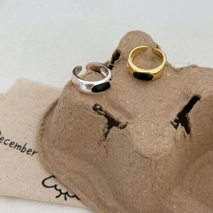 Minimalist 925 sterling silver open rings with black agate in gold and silver finishes