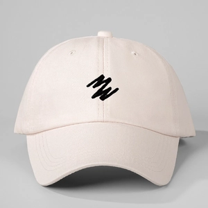 Cappellino da baseball in cotone rosa pallido con logo NM ricamato nero e visiera