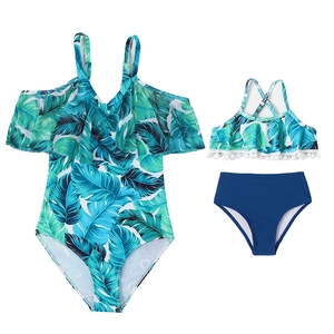 Maillot de bain mère-fille assorti avec imprimé palmier tropical et volants