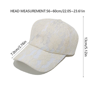Dettaglio cappellino beige in pizzo con dimensioni 56-60cm di circonferenza