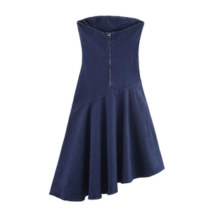 Robe bustier en jean bleu foncé avec ourlet irrégulier et taille haute à la mode