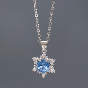 Collar con Colgante de Copo de Nieve de Aleación de Lujo con Diamantes de Imitación Mujer Moda Estrella Corazón Cadena Larga para Suéter Joyería para Navidad