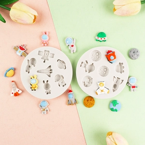 Astronaut and space theme silicone mold set for DIY cake decoration and fondant crafts