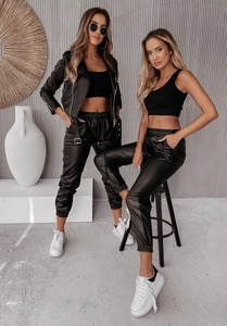 Set chic 3 pezzi in ecopelle nera con giacca, top corto e pantaloni jogger