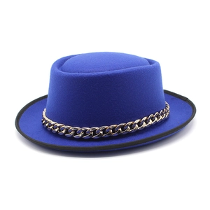 Vintage Flat Top Fedora Hat For Women Men Solid Color Woolen Felt Pork Pie Hat With Metal Chain Fashion Jazz Hat Accessories