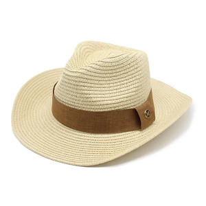 Classico cappello di paglia beige da uomo con fascia marrone e fibbia in metallo
