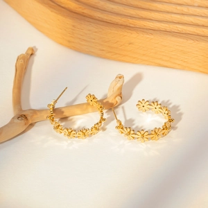 French vintage flower C-shaped hoop earrings in 18k gold plated stainless steel metal