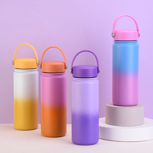 Detail of gradient 1L stainless steel water bottles with matte finish and portable handles