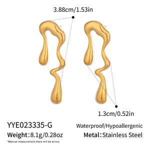 Détails des boucles d'oreilles gouttes d'eau dorées irrégulières avec dimensions