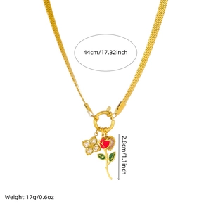 Collier chaîne serpent doré avec pendentifs rose et cœur incluant les dimensions