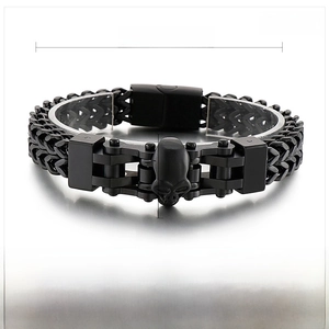 Detailed specs of hip hop skull bracelet with 220x12mm dimensions and 87g weight