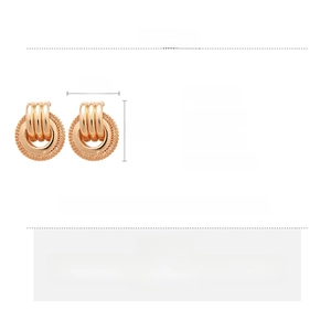Spécifications des boucles d'oreilles dorées avec détails de taille et de matériau