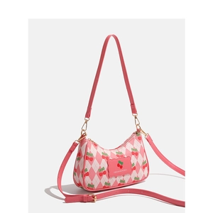 Sac à bandoulière matelassé rose à motif cerise et boucle en métal au style doux Y2K