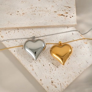 Collane con ciondolo a cuore cavo vintage francese in oro e argento con catena a serpente