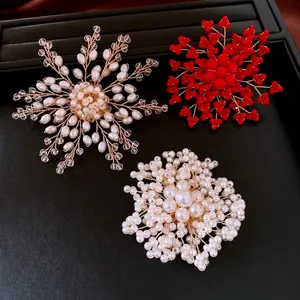 Spilla A Fiore Di Künstliche Perle Intrecciata A Mano Elegante Filo Di Rame Cristallo Corsage Floreale Gioielli Da Sposa Per Donna