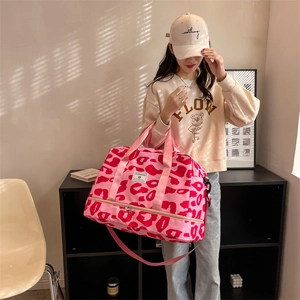 Sac de voyage léopard rose avec compartiment à chaussures séparé pour le sport et le yoga