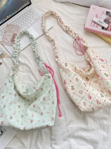 Sacs à bandoulière en toile avec imprimés cartoon et bandoulières plissées chic
