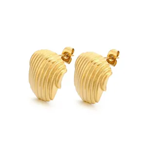 Minimalist 18K gold plated stainless steel C-shaped stud earrings with vertical stripes