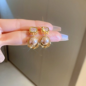 Elegant gold earrings with square zircon and round imitation pearls for women