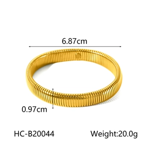 Detailed view of golden titanium elastic snake chain bracelet with size and weight specs