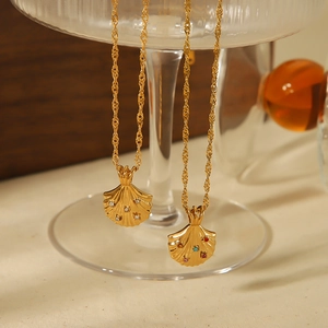 Shell Pendant Necklace 18K Gold Plated 304 Stainless Steel Zircon Inlaid Ins Style Elegant Jewelry For Women