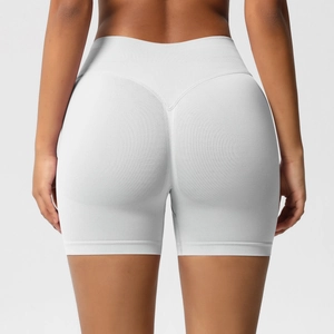 Vue détaillée du short de fitness blanc sans couture avec taille haute et effet push-up