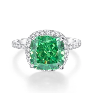 Bague élégante en argent 925 avec pierre carrée vert émeraude et diamants pavés