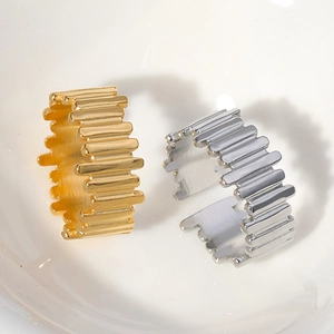Anelli aperti minimalisti in acciaio inossidabile irregolare in finitura oro e argento