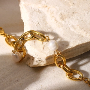 18K gold plated stainless steel baroque pearl bracelet with oval chain links for women