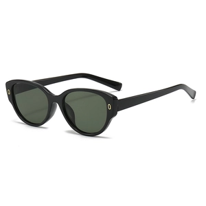 Lunettes de soleil cat-eye rétro avec monture noire et détails dorés élégants